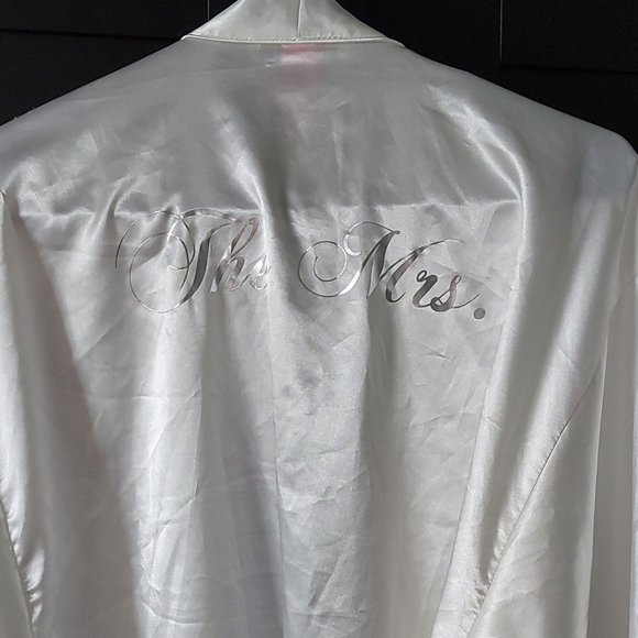White Bridal robe - Picture 3 of 4